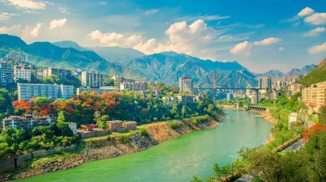 四川省，多元发展的魅力之地